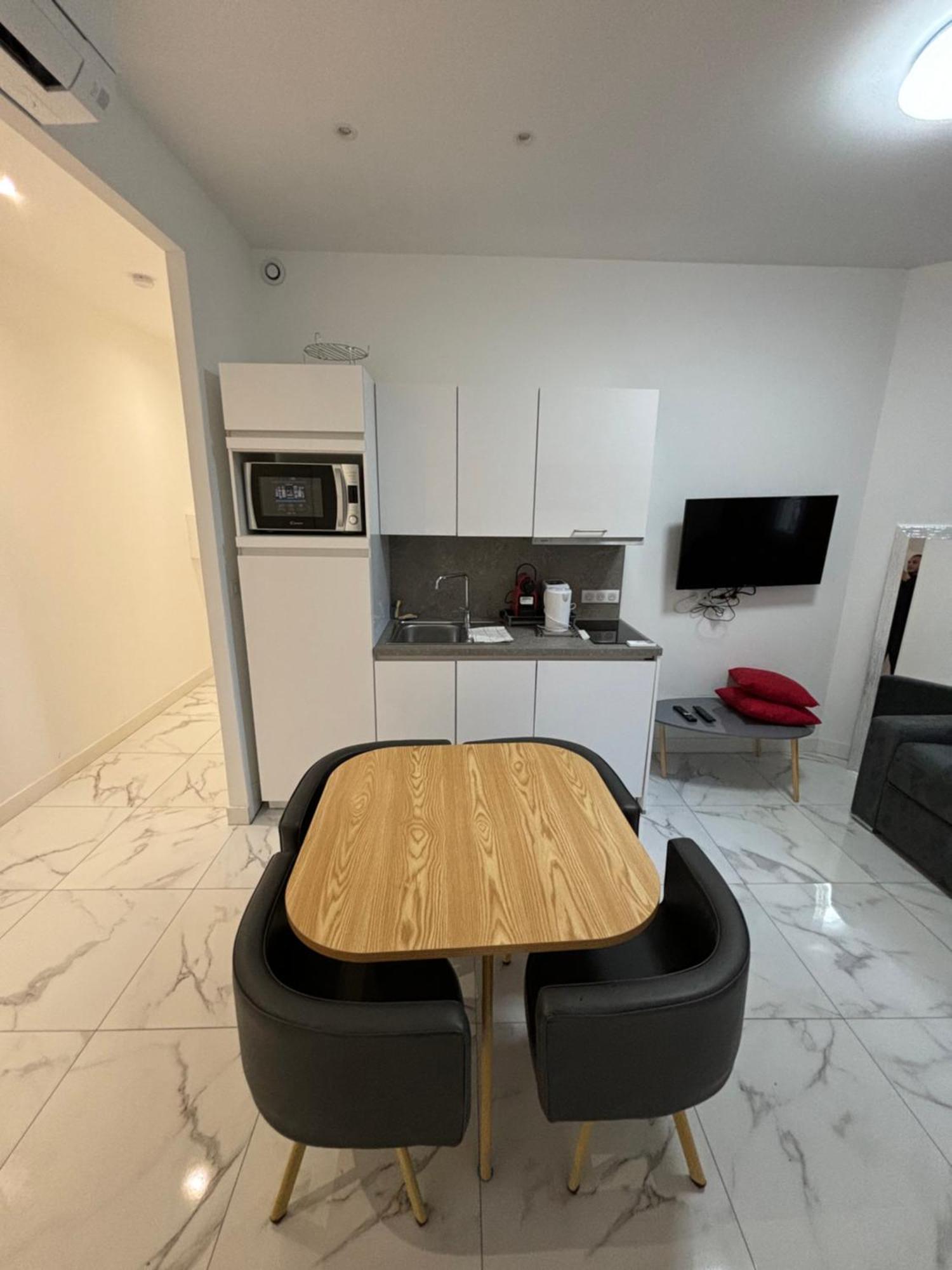 Appartement 4 Couchages Idealement Place Promenade Des Anglais / Cours Saleya Nice Exterior photo